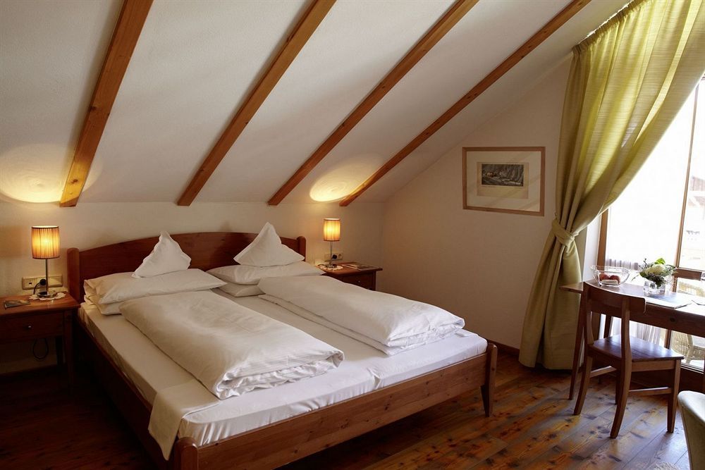 Goldene Rose Karthaus Hotel Senales Exterior photo