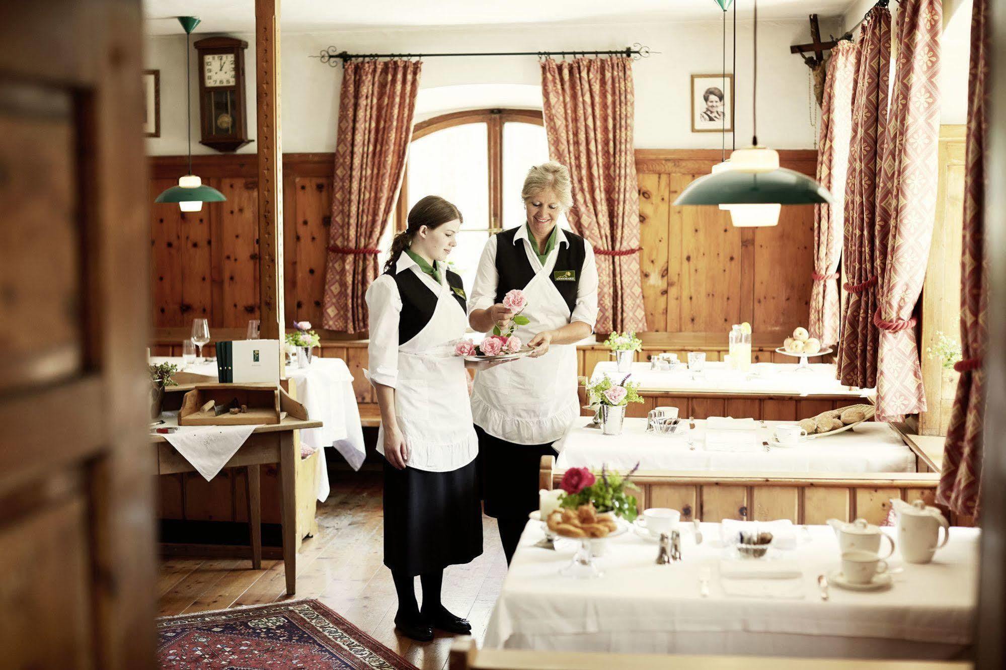 Goldene Rose Karthaus Hotel Senales Exterior photo